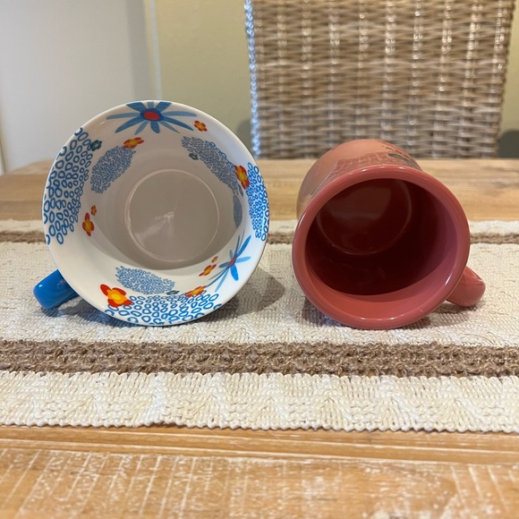 2 coffee cups! Starbucks cup. Life is good cup. - Picture 3 of 9